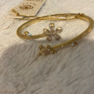 Eye Candy BRAND NEW gold toned bracelet ❤️ Box included 🎁Gorgeous